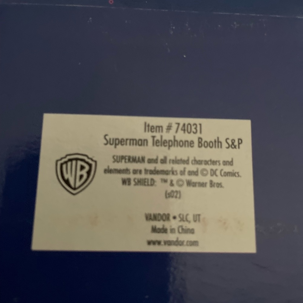 Superman Telephone Booth Salt and Pepper Shaker. - Picture 5 of 12